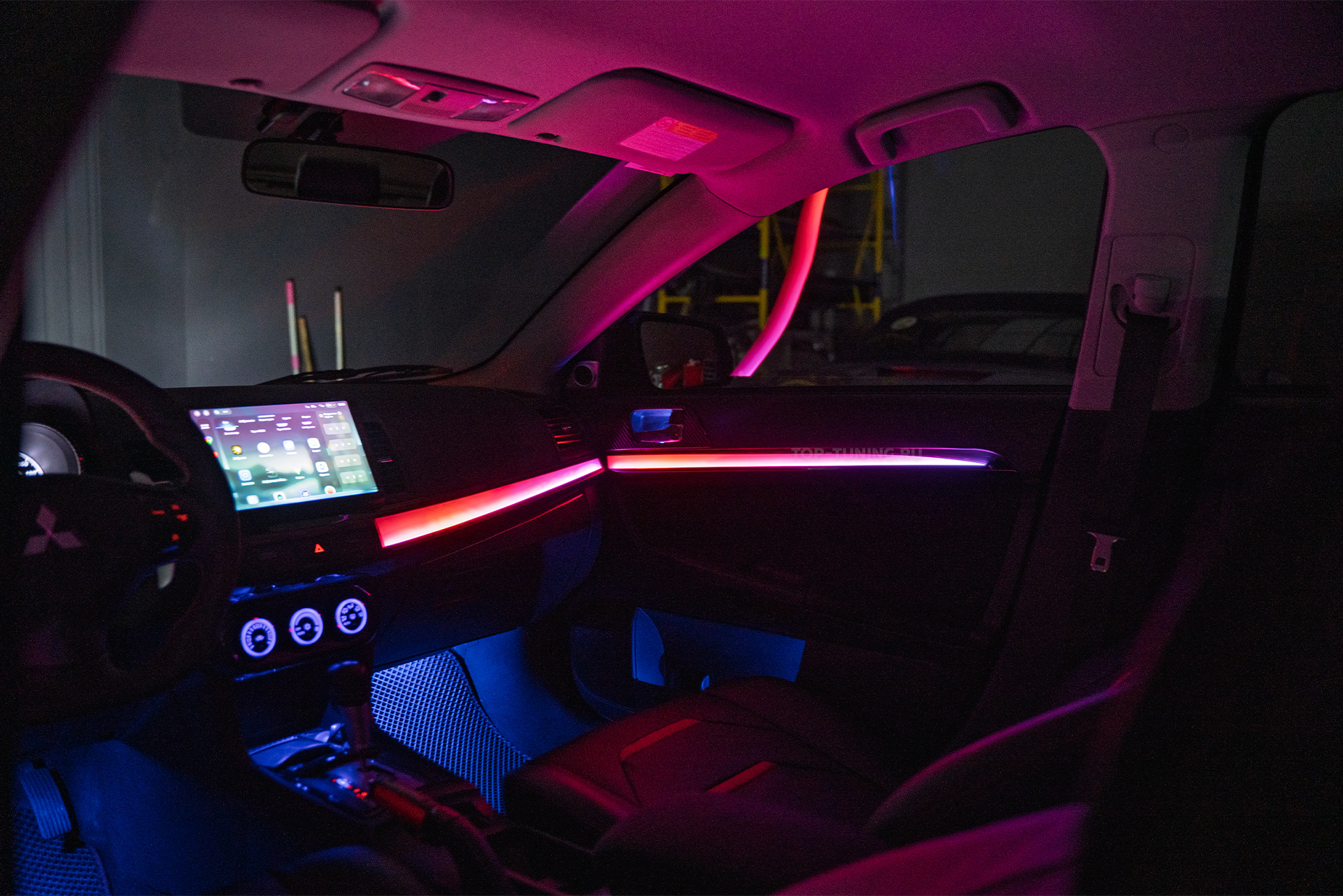 110412 Монтаж атмосферной подсветки салона Mitsibishi Lancer X 2008