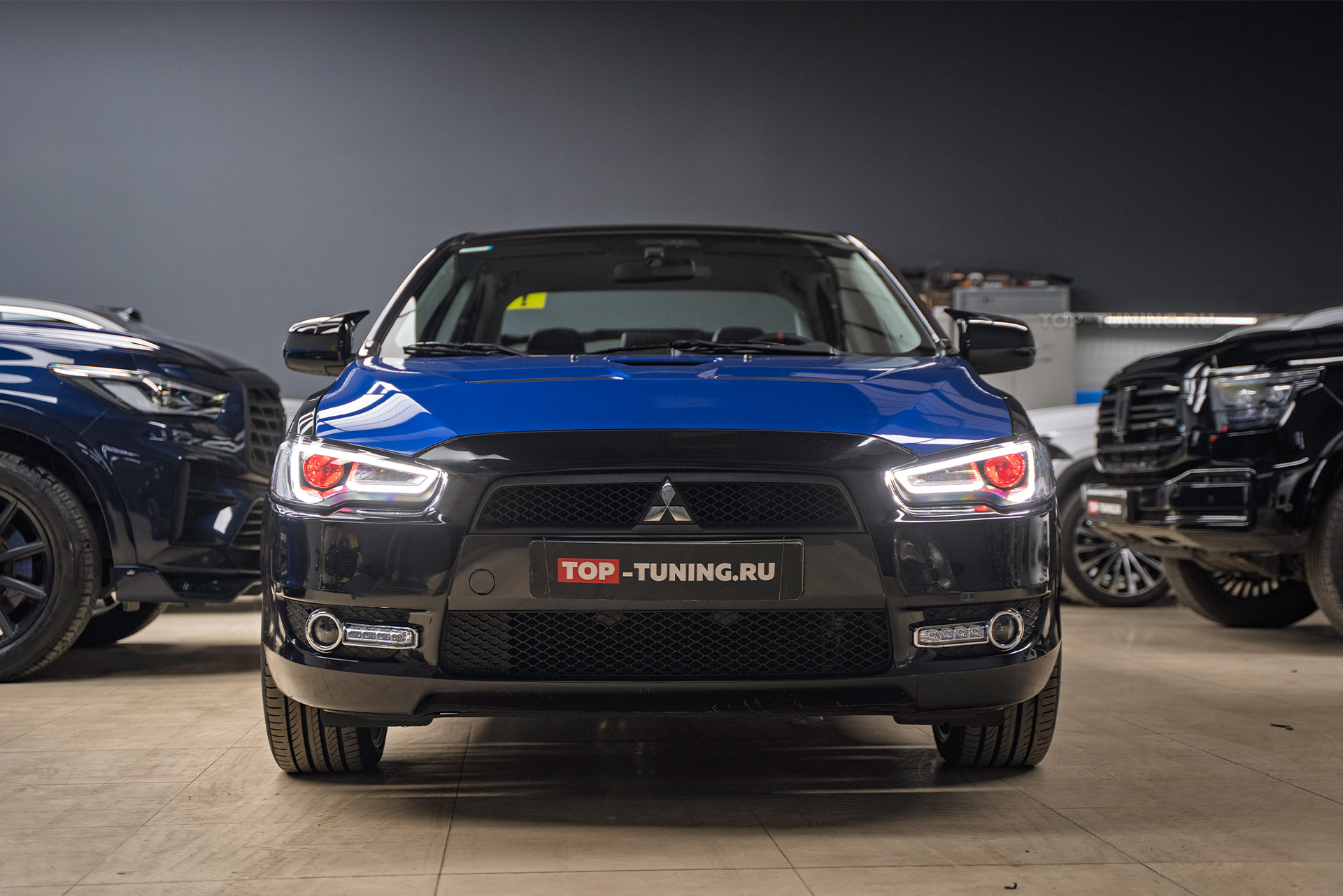 110412 Монтаж атмосферной подсветки салона Mitsibishi Lancer X 2008