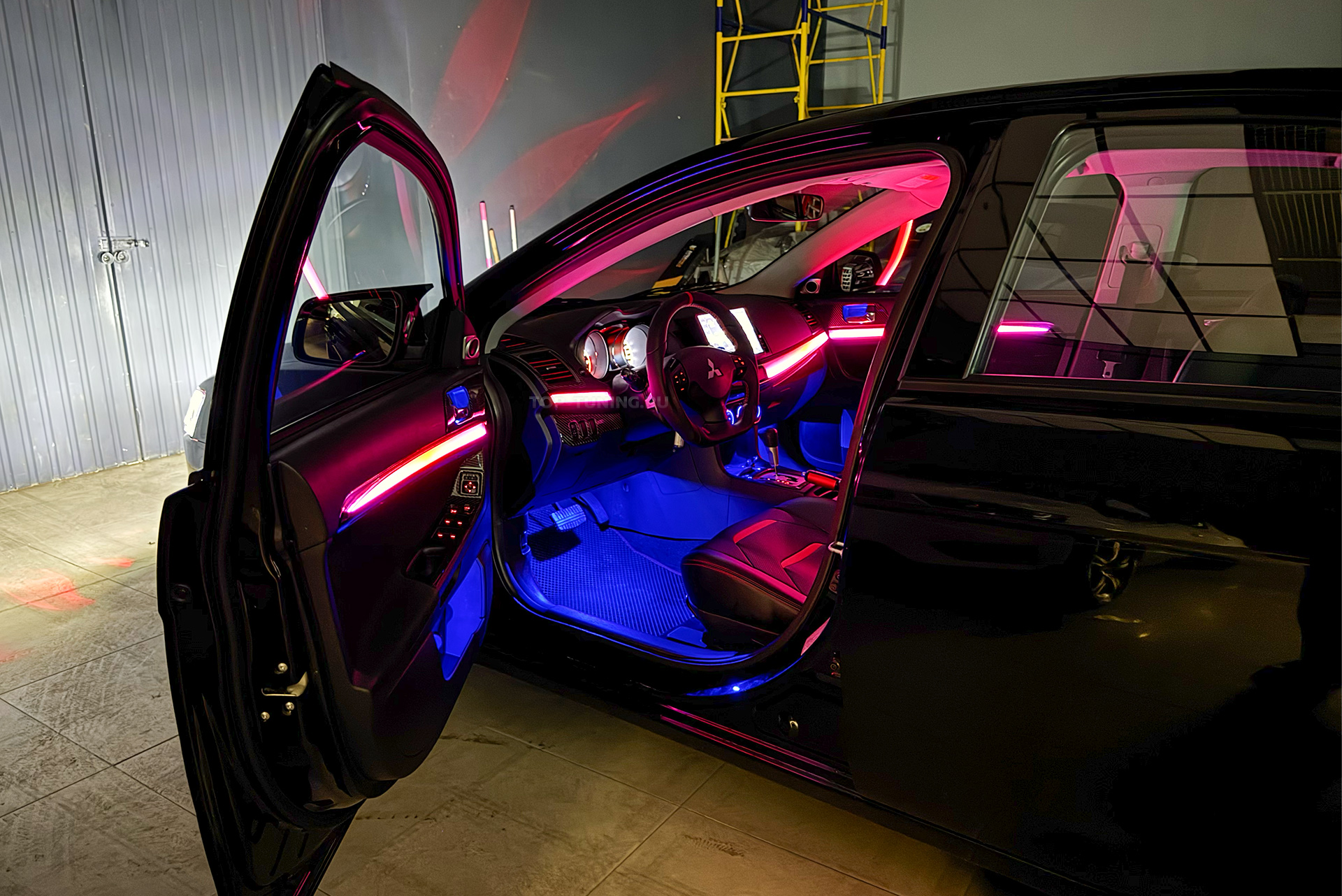 110412 Монтаж атмосферной подсветки салона Mitsibishi Lancer X 2008