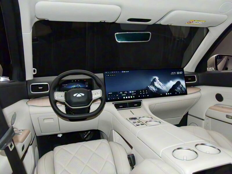 Компания Chery запустила предварительные продажи нового большого внедорожника повышенной проходимости Fulwin T11 EREV под суббрендом Fulwin New Energy