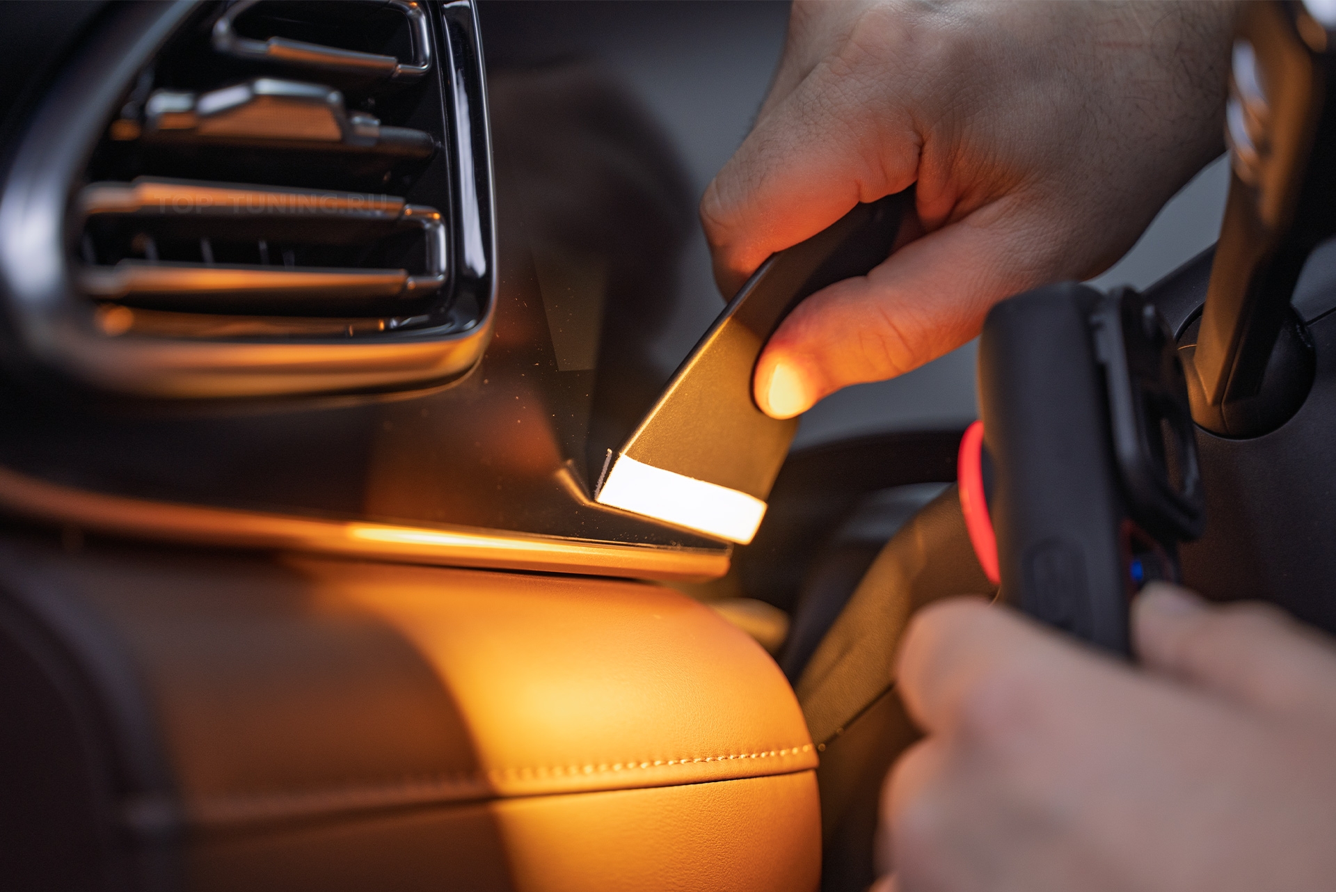 Оклейка мультимедиа и приборной панели Exeed VX рестайлинг 