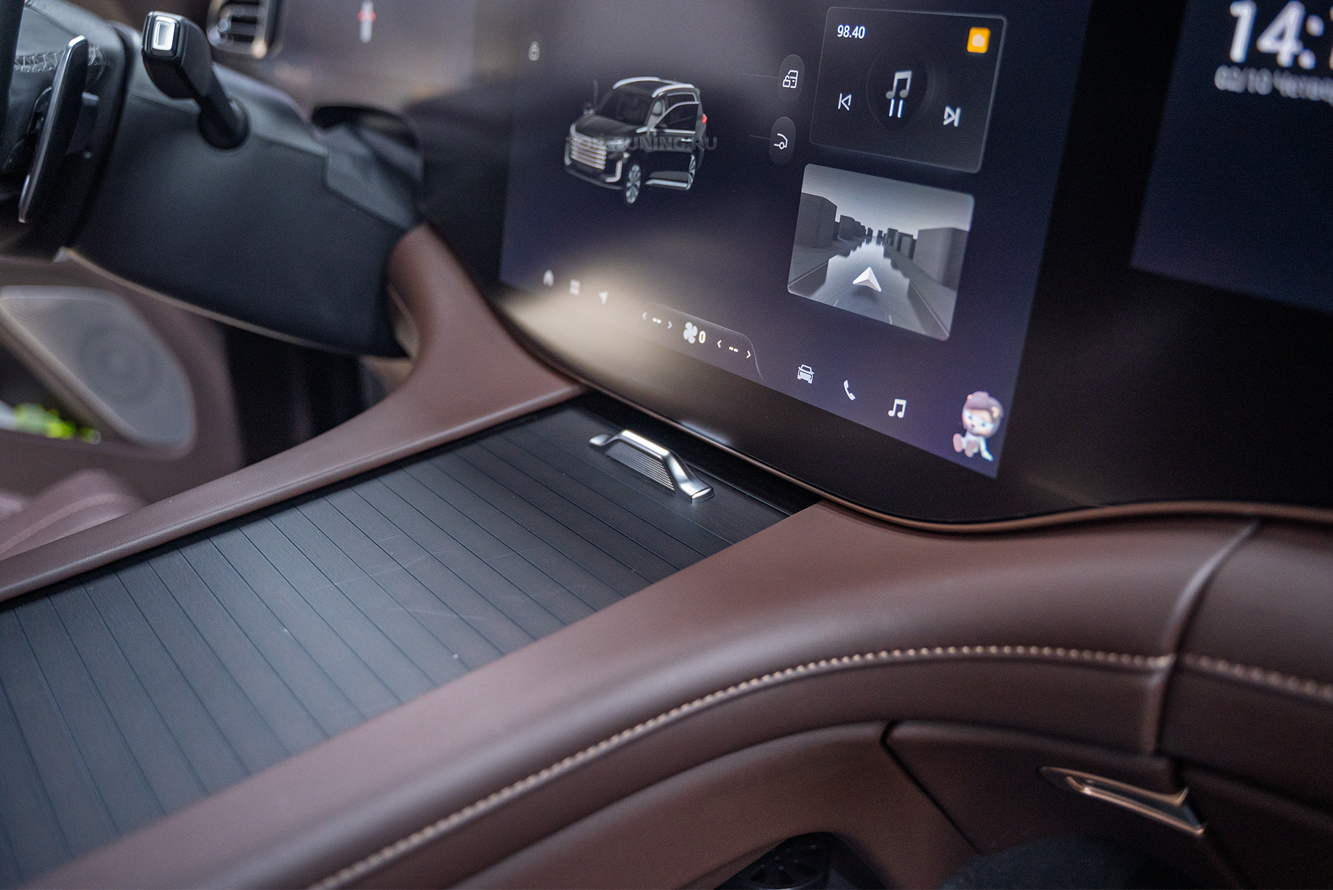 Оклейка мультимедиа и приборной панели Exeed VX рестайлинг 