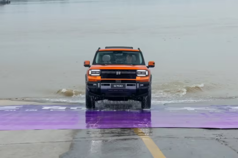 Jetour Zonghing G700 от Chery стал первым внедорожником, преодолевшим реку Янцзы шириной 1,5 км
