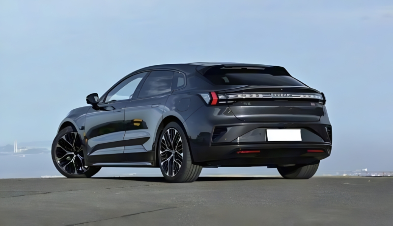 Исчезнет ли Zeekr 001 в 2026 году? Компания отреагировала на распространенный в Сети слух о замене модели на новую.