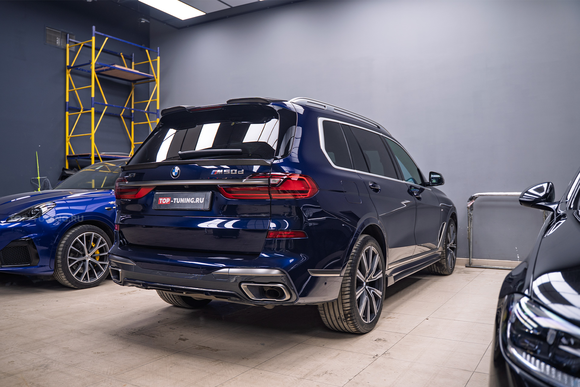 110446 Тюнинг обвеса BMW X7 G07 – установка карбонового диффузора Renegade Тюнинг обвеса BMW X7 G07 – установка карбонового диффузора Renegade