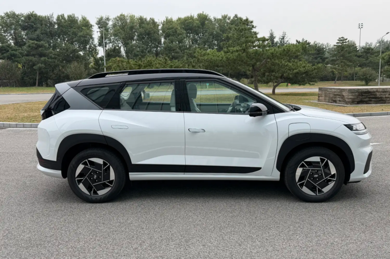 Стоимость электромобиля Elexio EO с запасом хода 722 км в предпродаже начинается с 1,5 млн рублей