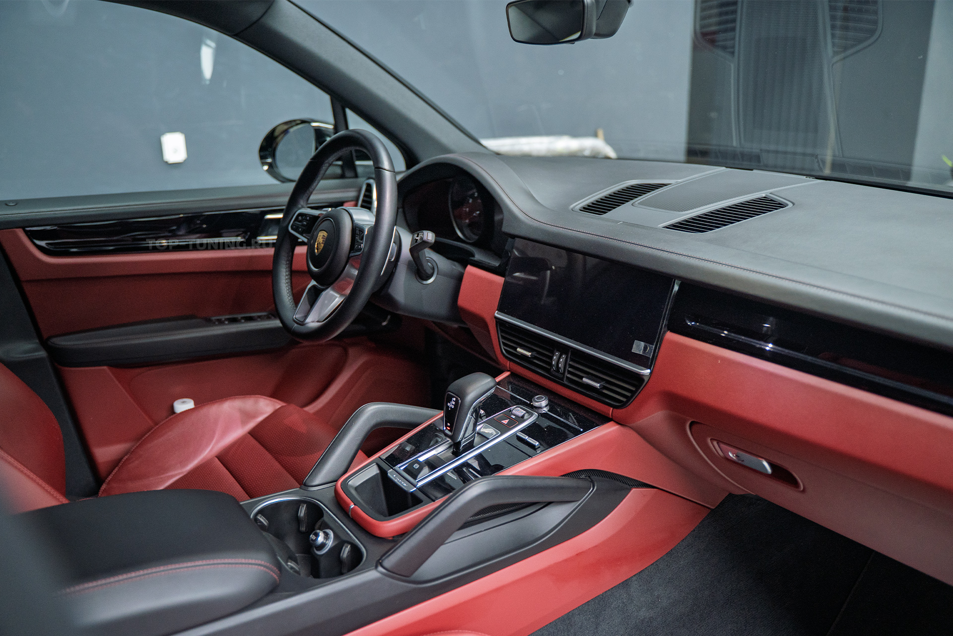 110464 Установка 3D кругового обзора 360° + тюнинг-модернизация обвеса Porsche Cayenne 3