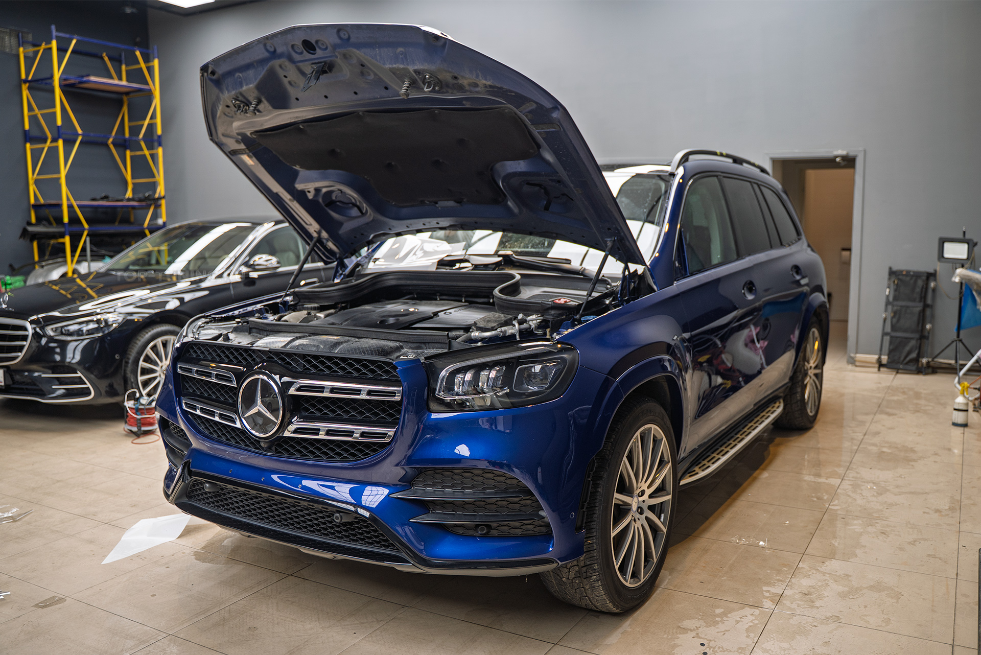 Полная оклейка кузова + монтаж умного видеорегстратора G-NET Mercedes GLS X167