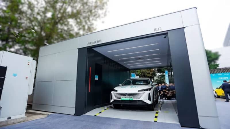 Крупнейший в мире производитель аккумуляторов CATL установил 700 станций подкачки в Китае