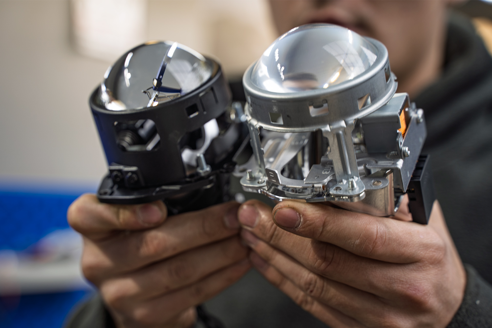 110490 Замена линз в передней оптике + полировка + оклейка фар Toyota Venza рестайлинг Замена линз в передней оптике + полировка + оклейка фар Toyota Venza рестайлинг