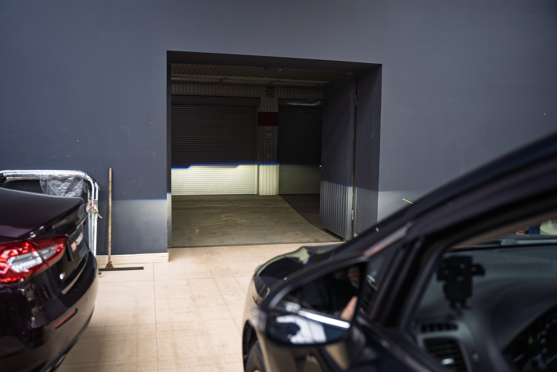 Замена линз в передней оптике + полировка + оклейка фар Toyota Venza рестайлинг 110490 Замена линз в передней оптике + полировка + оклейка фар Toyota Venza рестайлинг