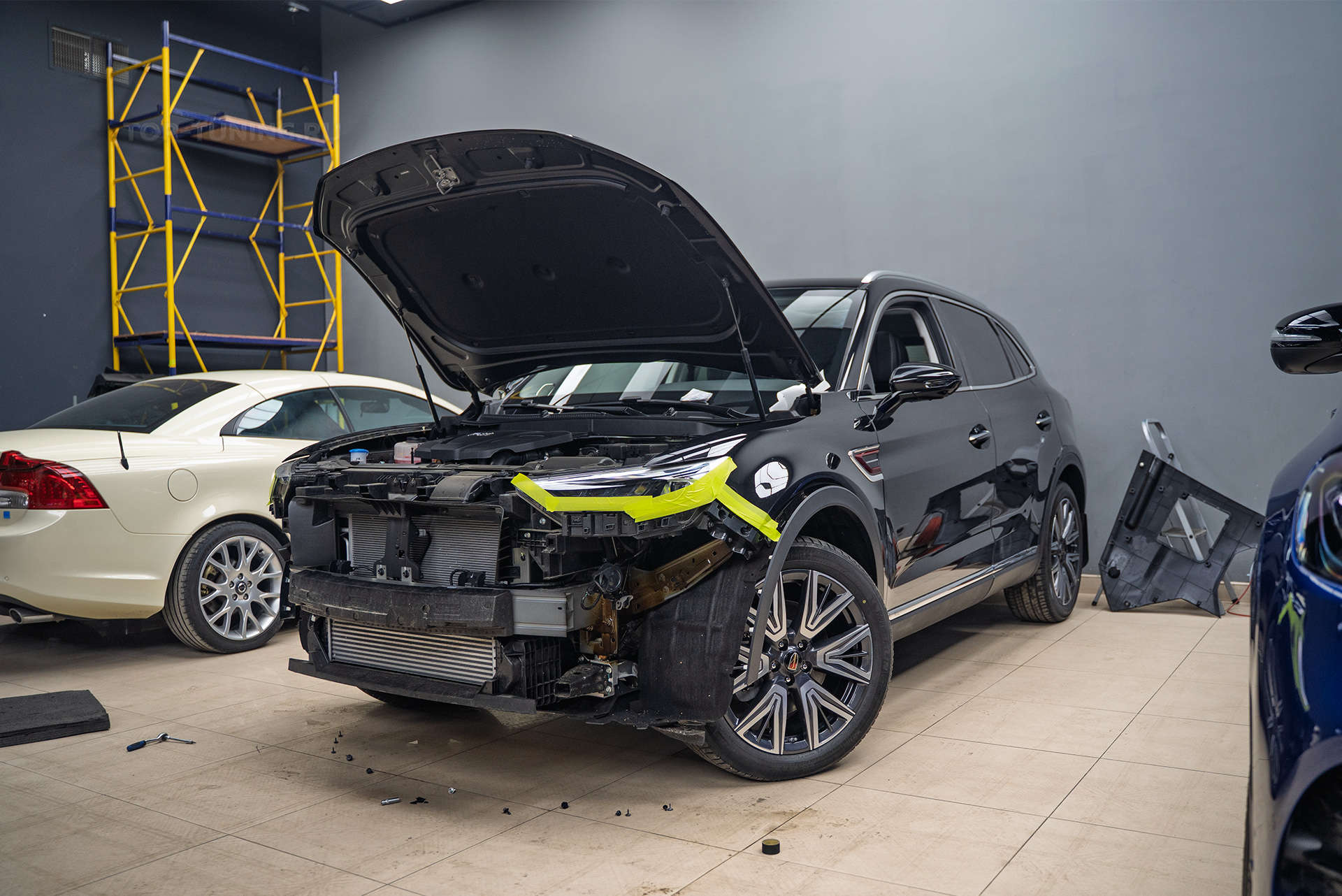 Сетки-фильтры в радиатор и бампер Hongqi HS5 – защита подкапотного пространства