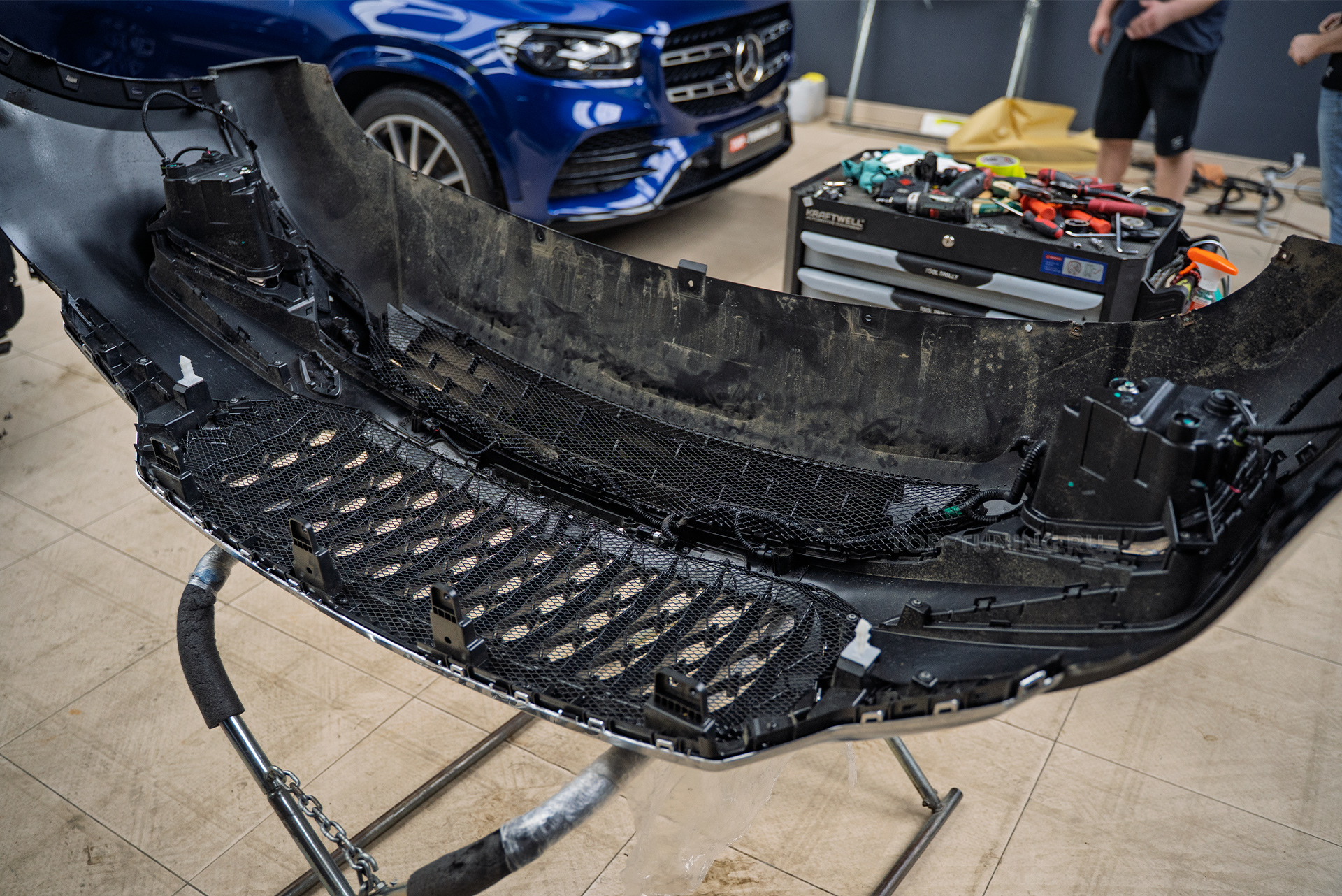 Сетки-фильтры в радиатор и бампер Hongqi HS5 – защита подкапотного пространства