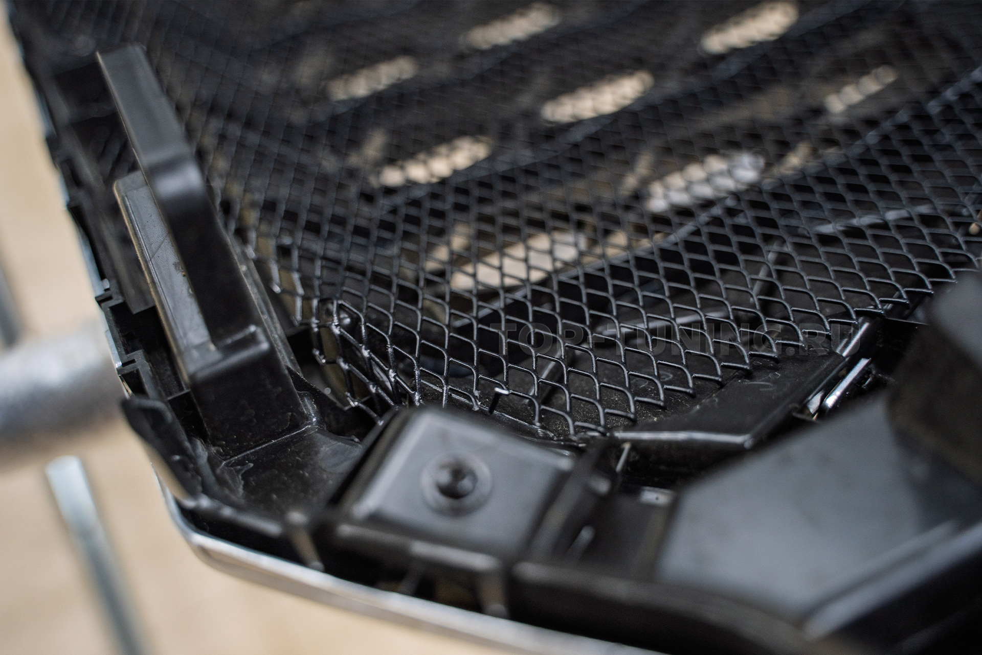 110506 Сетки-фильтры в радиатор и бампер Hongqi HS5 – защита подкапотного пространства