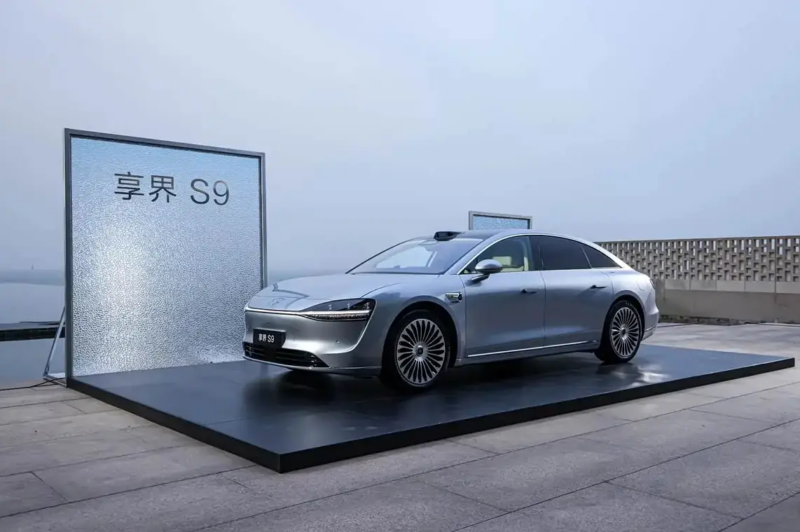 Компания Stelato от HIMA представила седан S9 2026 года выпуска с системой Huawei ads 4