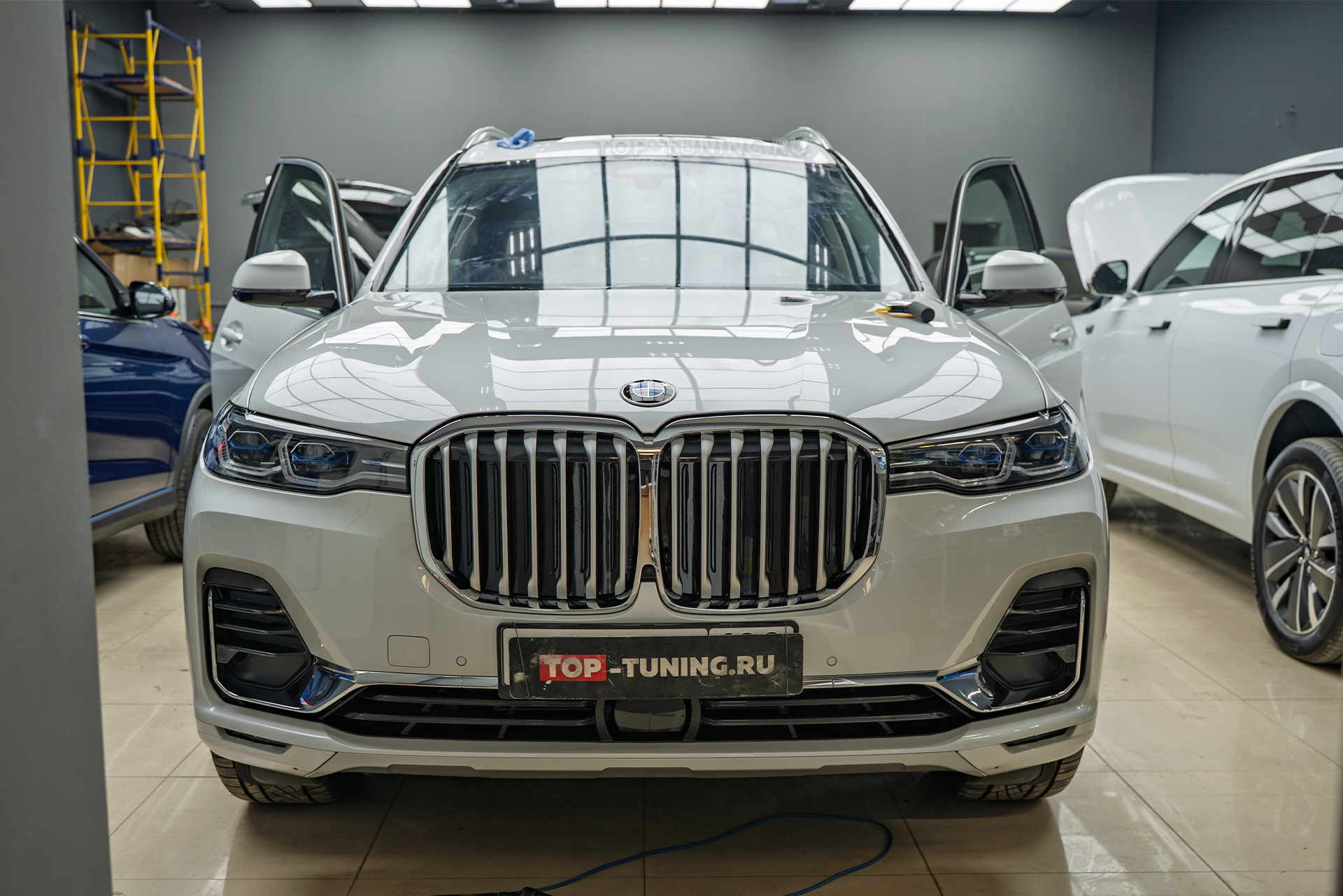 Атермальная тонировка лобового и передних стекол BMW X7 G07 2021