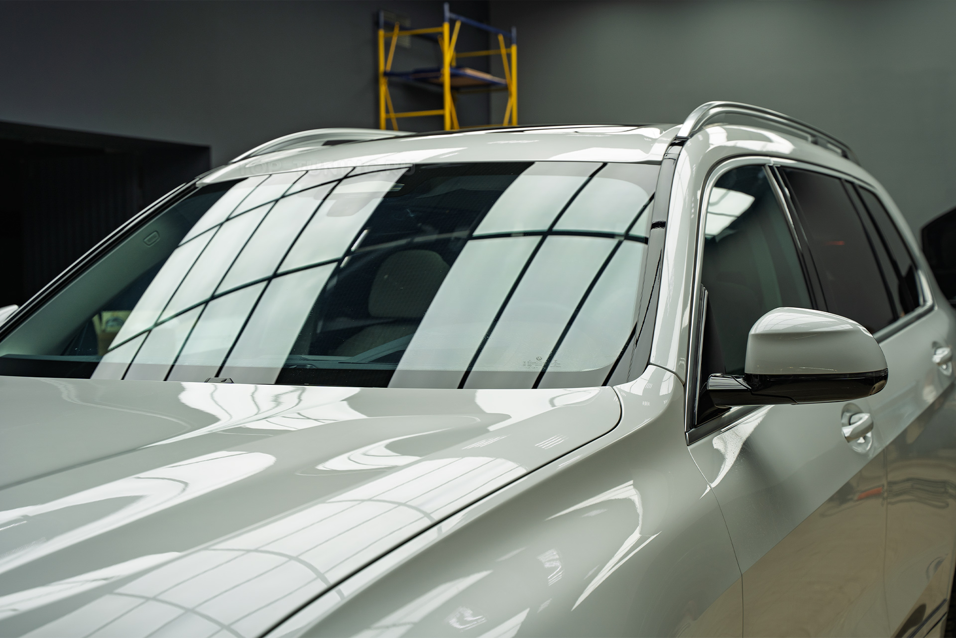 Атермальная тонировка лобового и передних стекол BMW X7 G07 2021