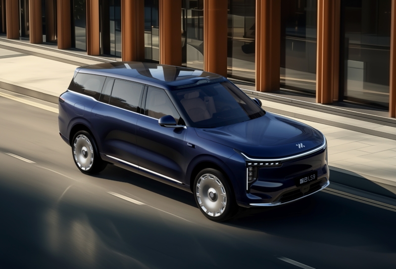 27 октября компания IM Motors объявила о начале предварительной продажи шестиместного внедорожника IM LS9 в Китае. Старт продаж запланирован на 4 ноября. Официальный запуск модели ожидается позднее в этом году.