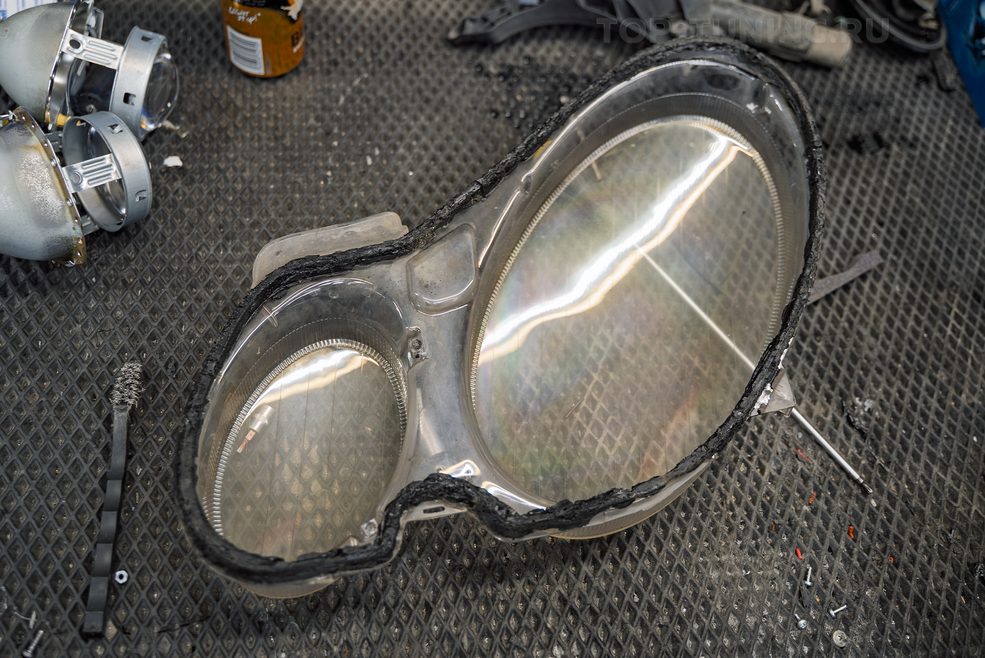 110518 Установка светодиодных линз MTF Prisma в фары Mercedes-Benz E-class W211