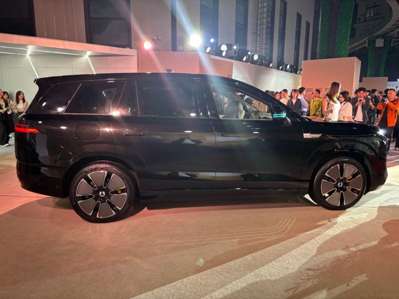 Компания BYD представила Denza N8L: более доступная модель Denza N9 стоит от 3,36 млн рублей