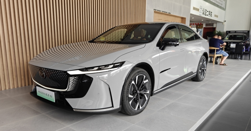 В Европе модель представят уже в 2025-м. Mazda 6e станет новым глобальным среднеразмерным электрическим седаном бренда.