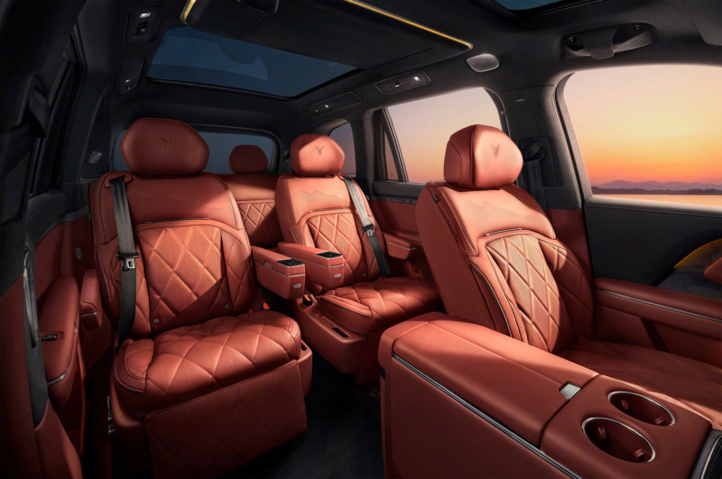 Роскошный внедорожник Voyah Taishan от Dongfeng с аккумулятором емкостью 65 кВт*ч показал интерьер в Китае