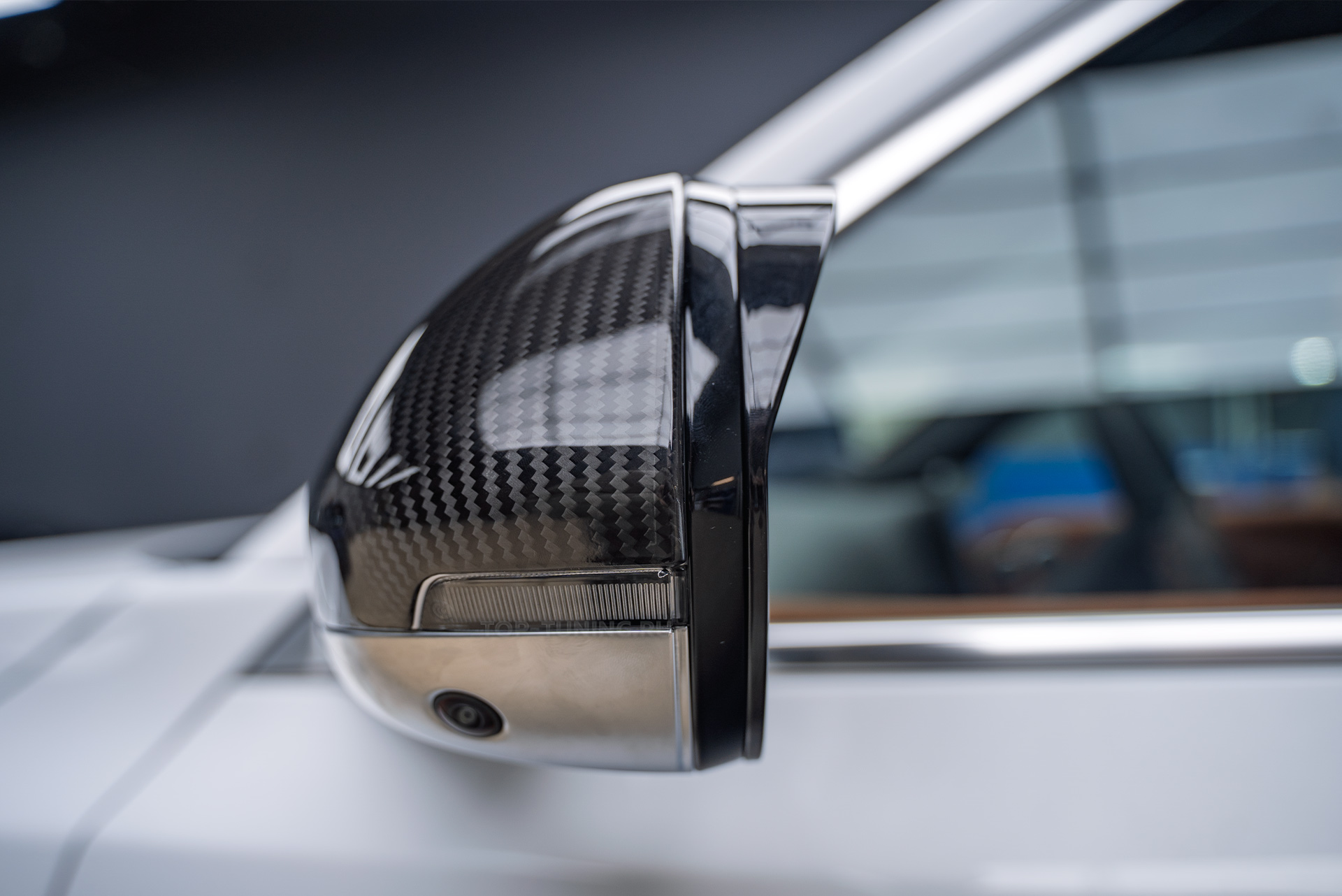 Карбоновый тюнинг крышек боковых зеркал Lixiang L7