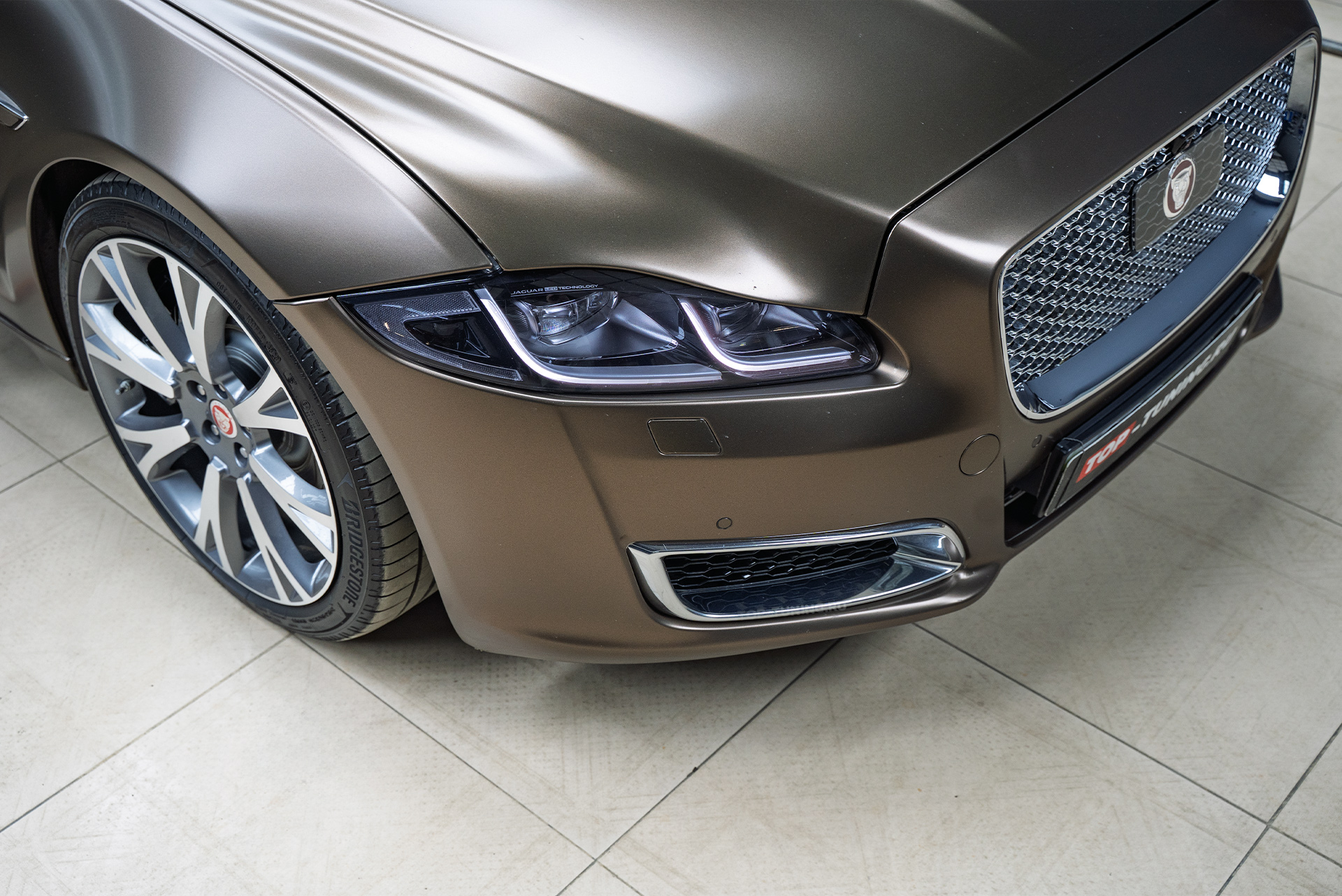 110538 Автоматический ароматизатор + ионизатор в салон Jaguar XJ 2015-2019