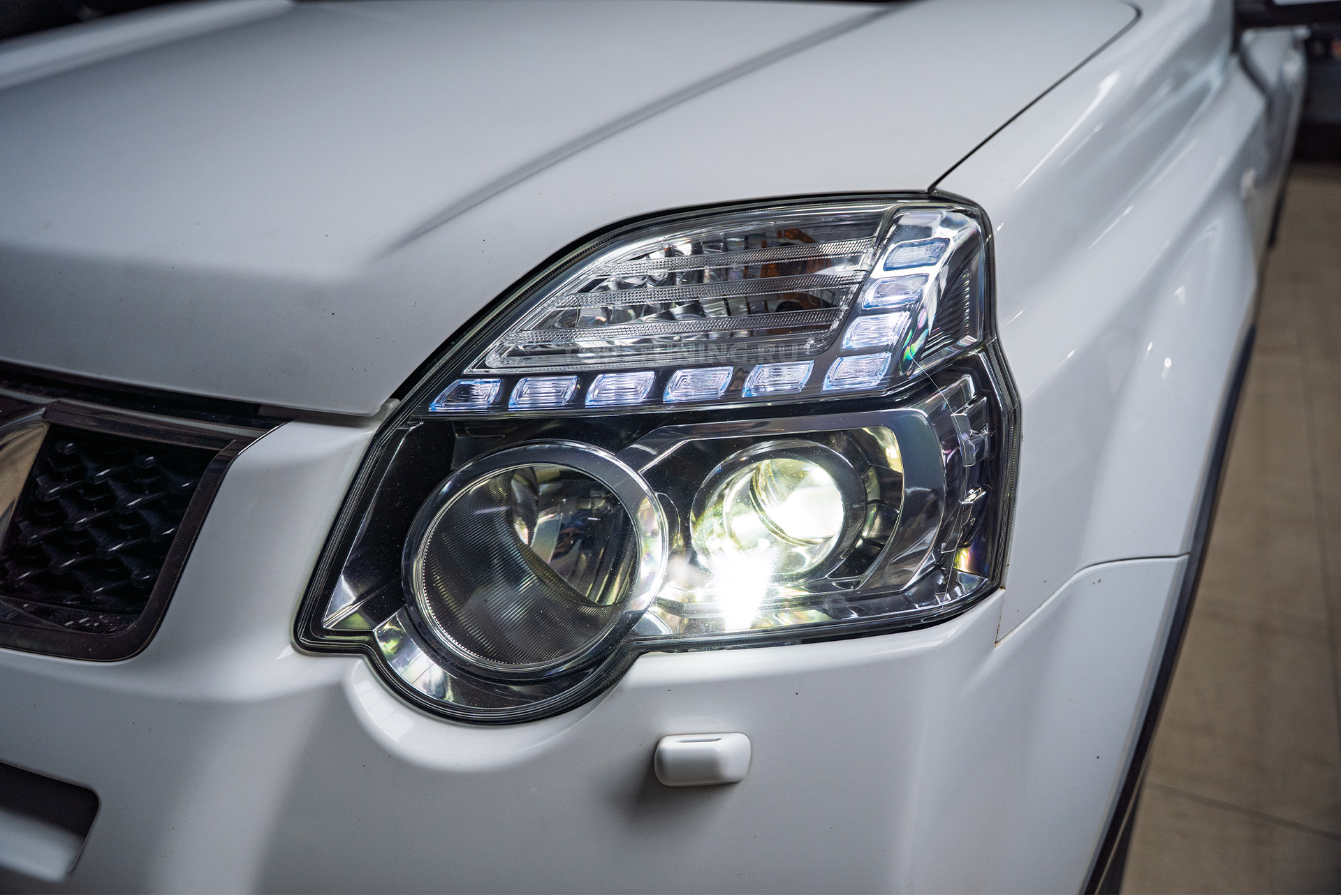 Тюнинг и полировка передней оптики Nissan X-trail III рестайлинг 
