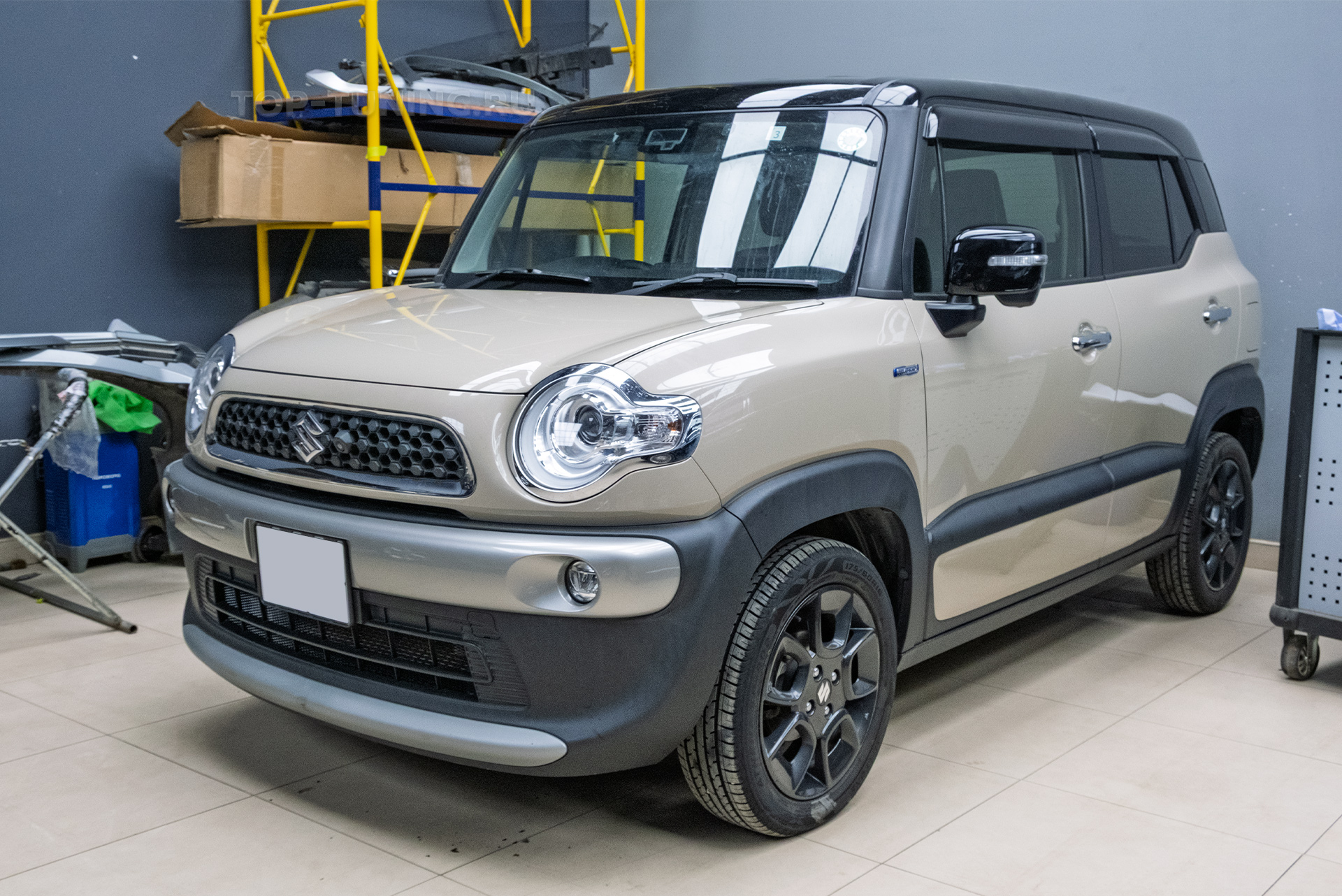 Оклейка зоны риска пленкой Suzuki Xbee 2020 