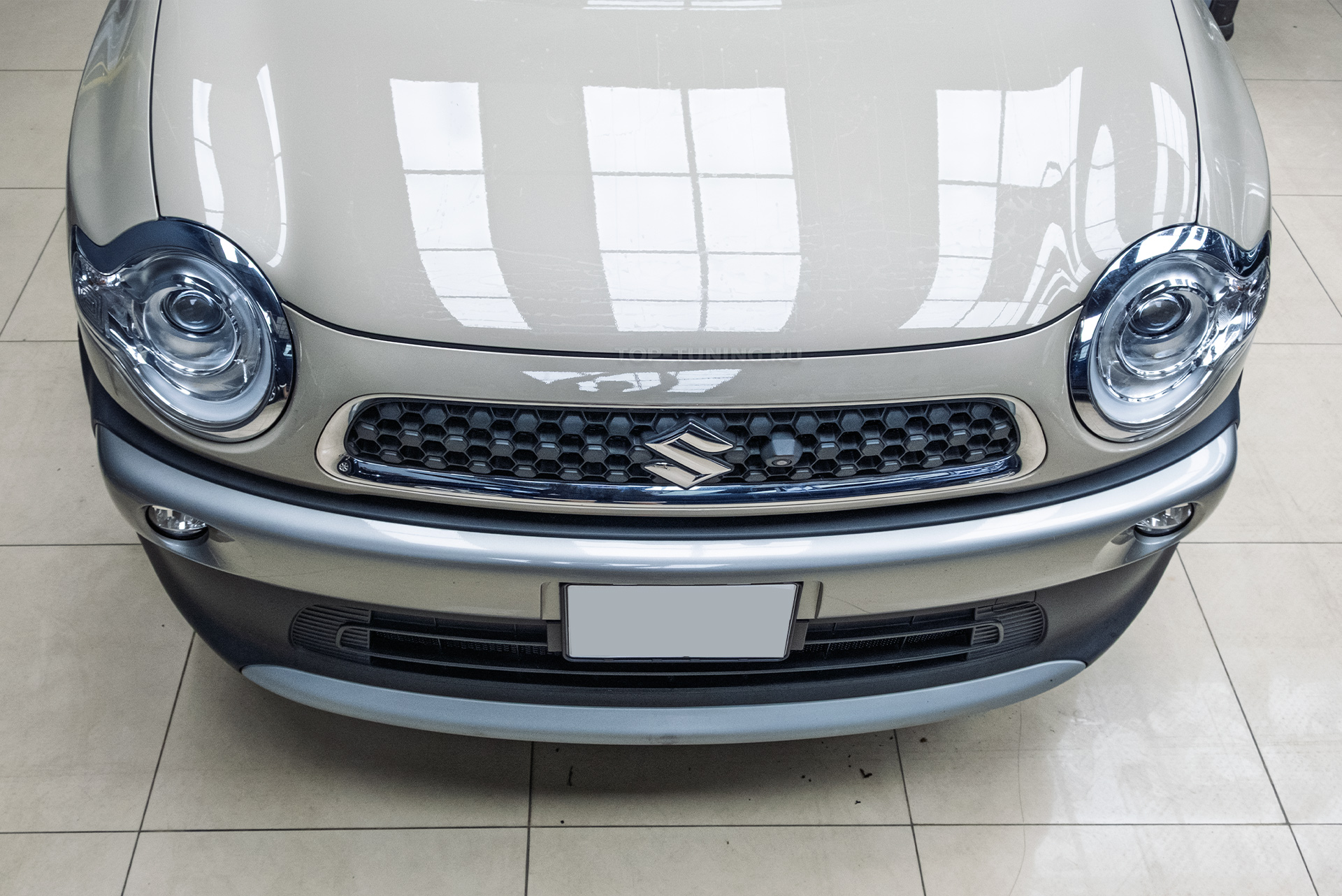 Оклейка зоны риска пленкой Suzuki Xbee 2020 