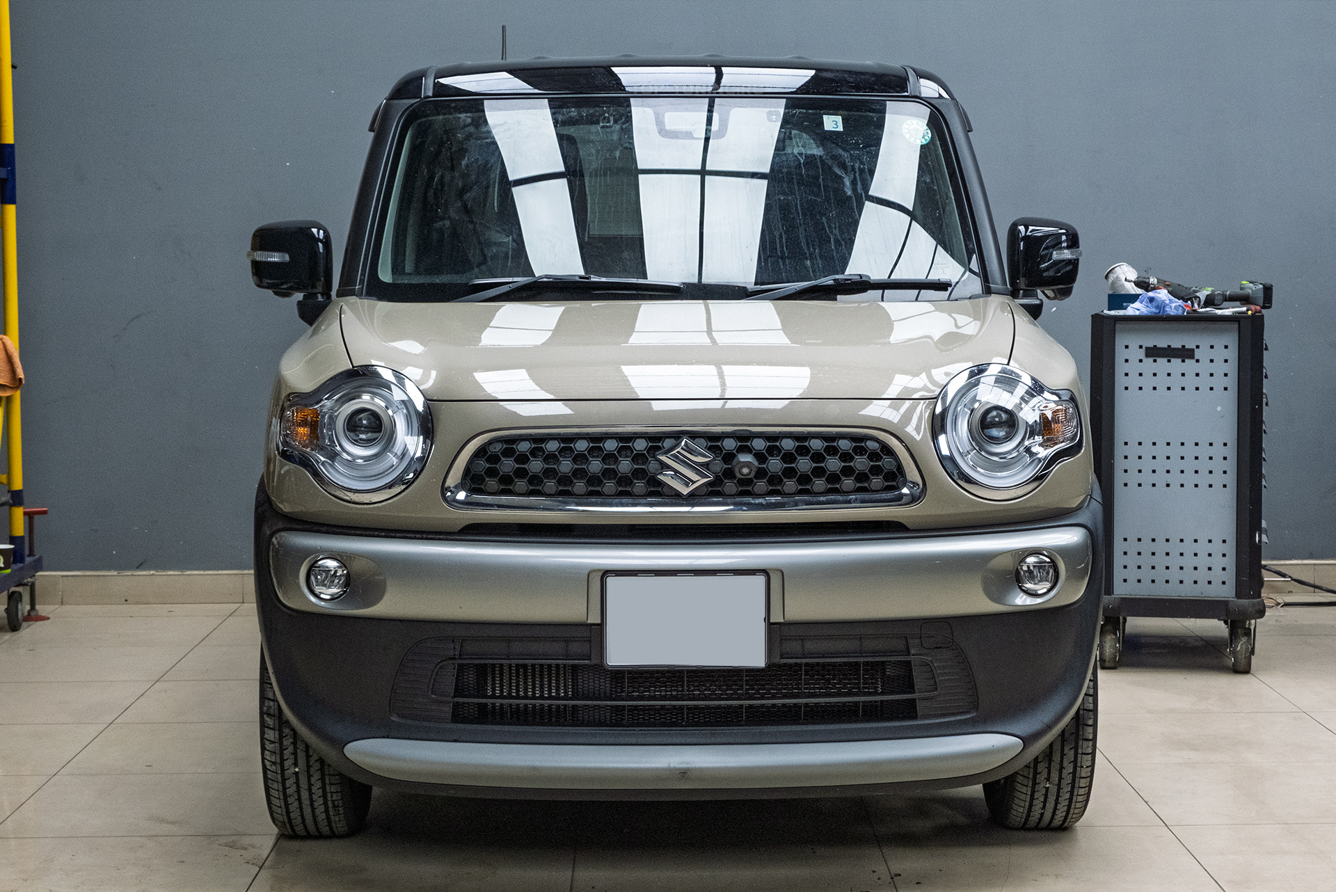 110541 Оклейка зоны риска пленкой Suzuki Xbee 2020