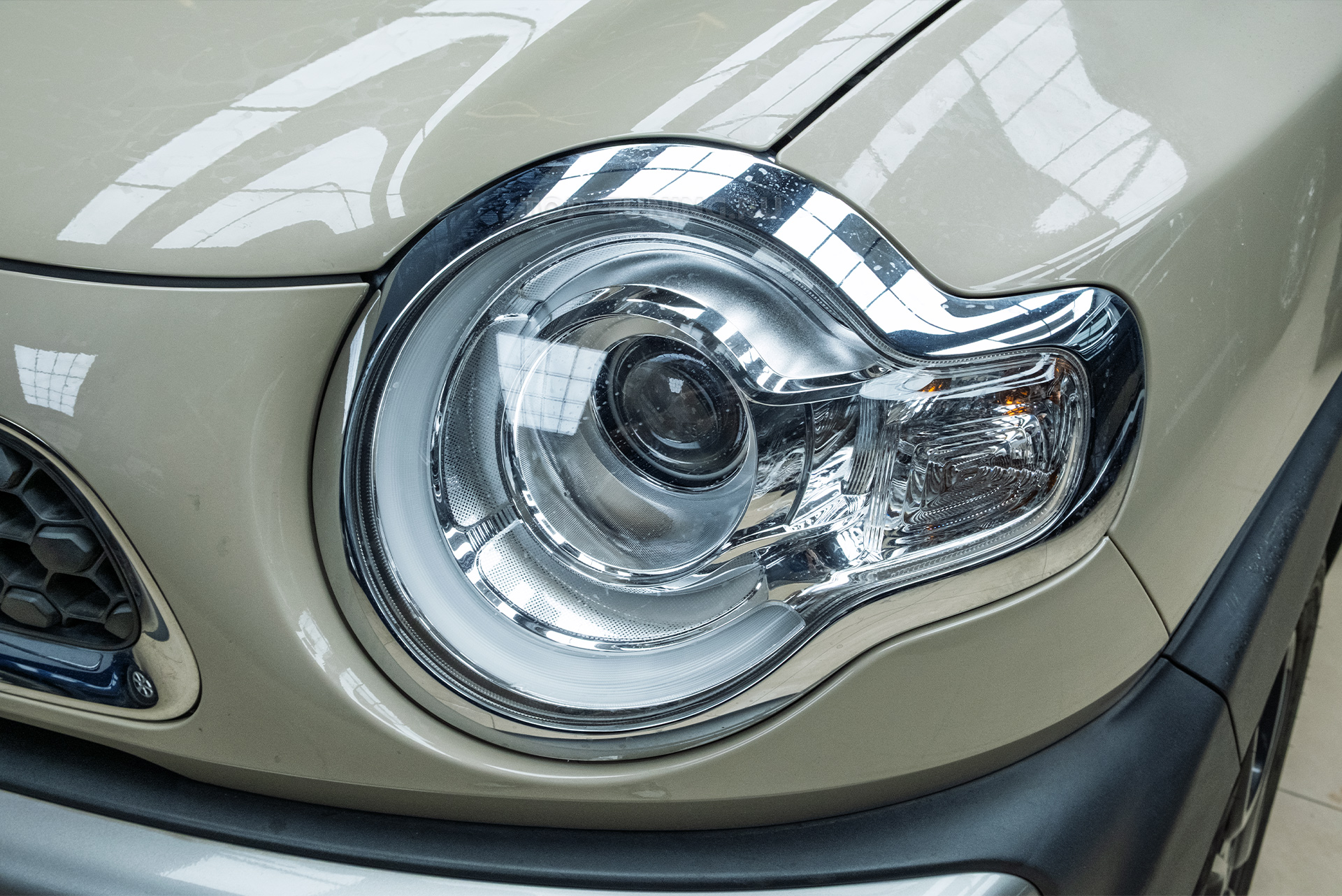 110541 Оклейка зоны риска пленкой Suzuki Xbee 2020