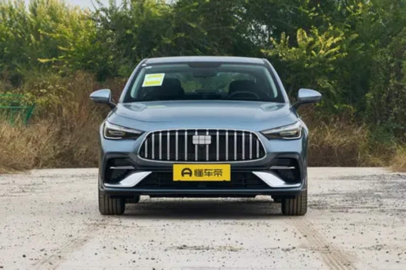 Автомобиль предлагается в семи комплектациях по цене от 74 800 до 105 800 юаней (850 000–1,2 млн рублей). В ограниченный по времени период продажи цены варьируются от 68 800 до 99 800 юаней (781 000–1,13 млн рублей).