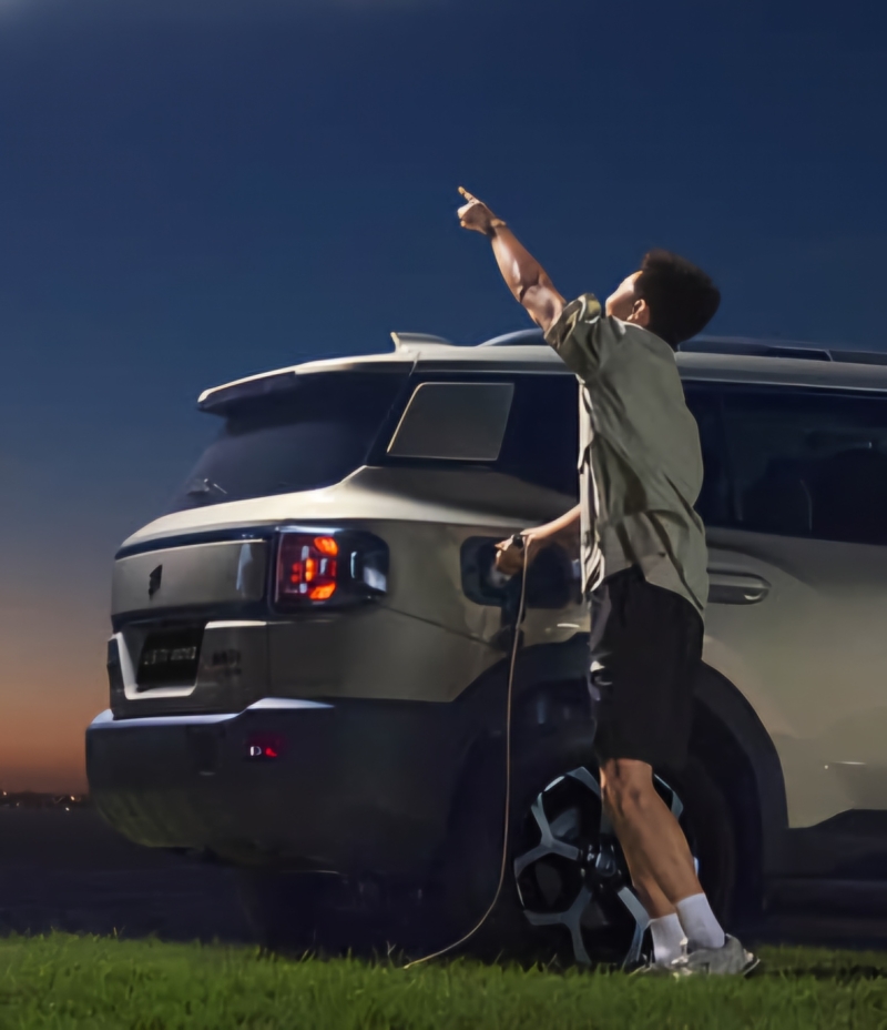 Габаритные размеры автомобиля: 4706 мм (длина), 1967 мм (ширина), 1840 мм (высота), колёсная база — 2810 мм (на 5 мм короче по сравнению с некоторыми другими полноприводными автомобилями).