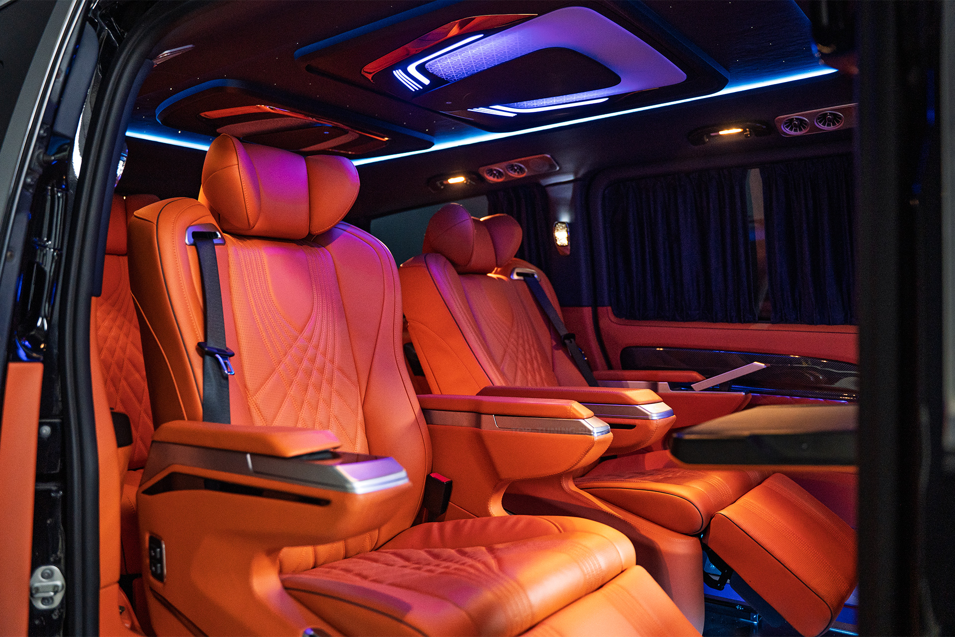 Конверсия Mercedes-Benz Vito в стиле Maybach – комфорт и премиум