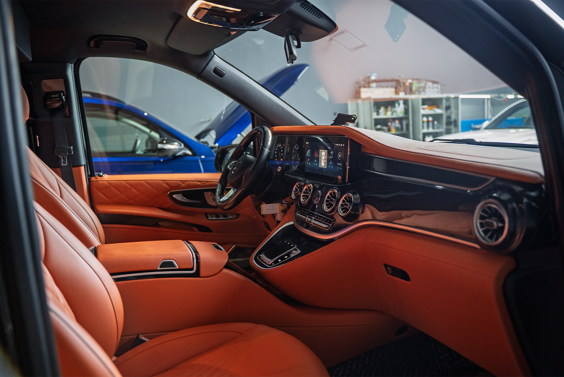 Конверсия Mercedes-Benz Vito в стиле Maybach – комфорт и премиум