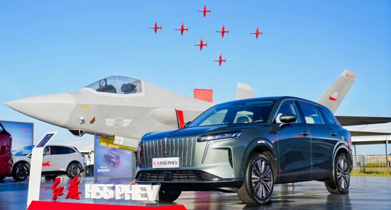 Hongqi HS6 установил мировой рекорд Гиннесса по дальности хода на подключаемом гибридном внедорожнике