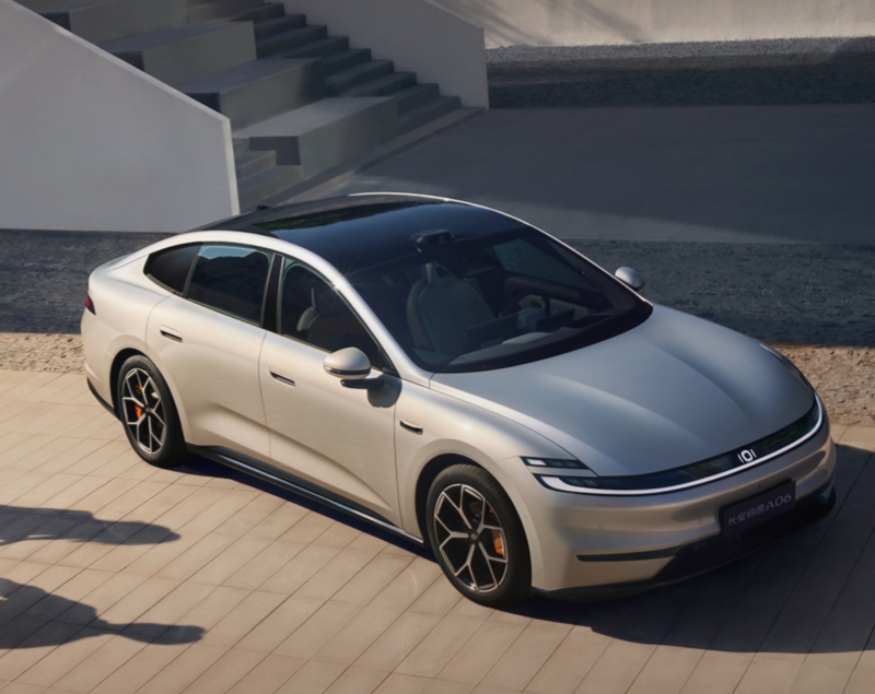 Модель Nevo A06 от Changan выходит на рынок в моделях BEV и EREV: аккумулятор 6C, запас хода 2120 км, 0,205Кд