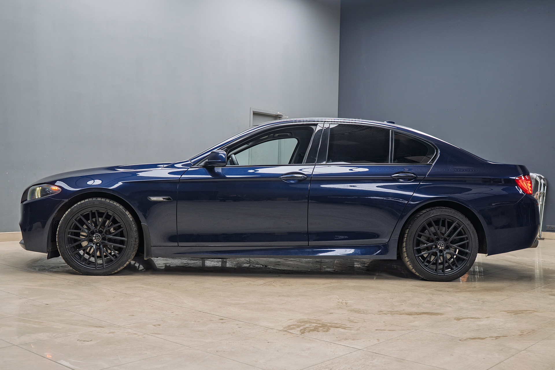 Монтаж электронного выхлопа THOR 2.0 + ECHO для BMW 5 серии F10