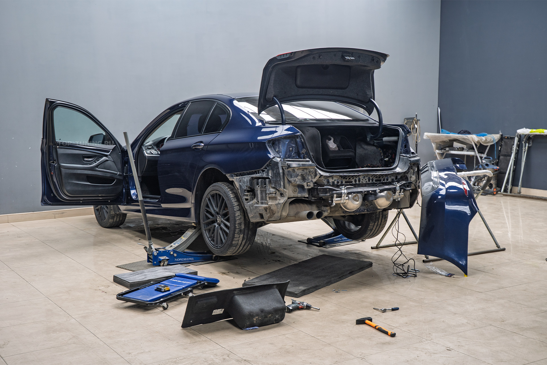 110596 Монтаж электронного выхлопа THOR 2.0 + ECHO для BMW 5 серии F10