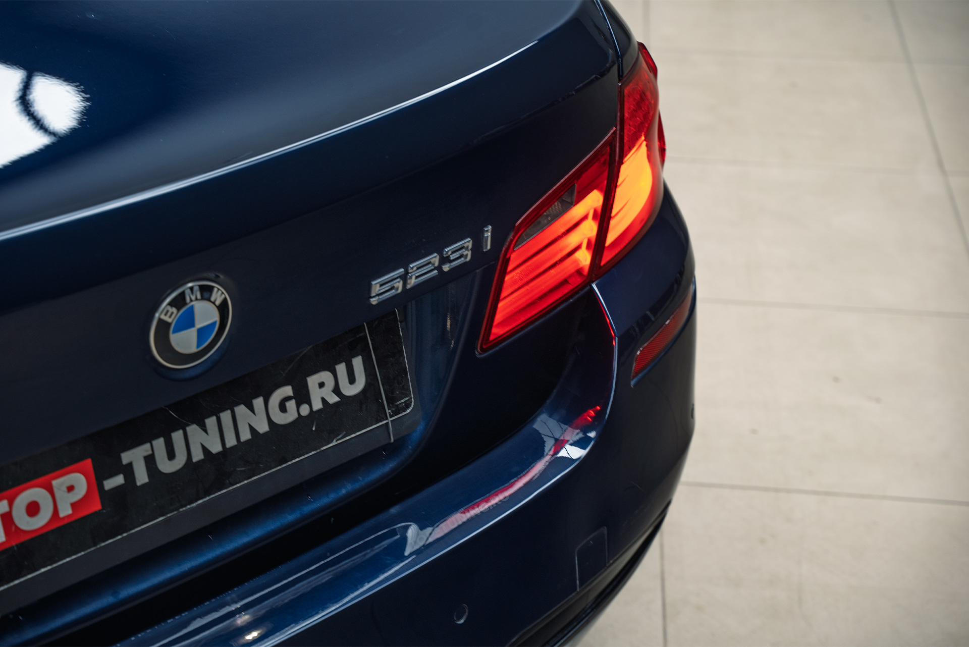 Монтаж электронного выхлопа THOR 2.0 + ECHO для BMW 5 серии F10