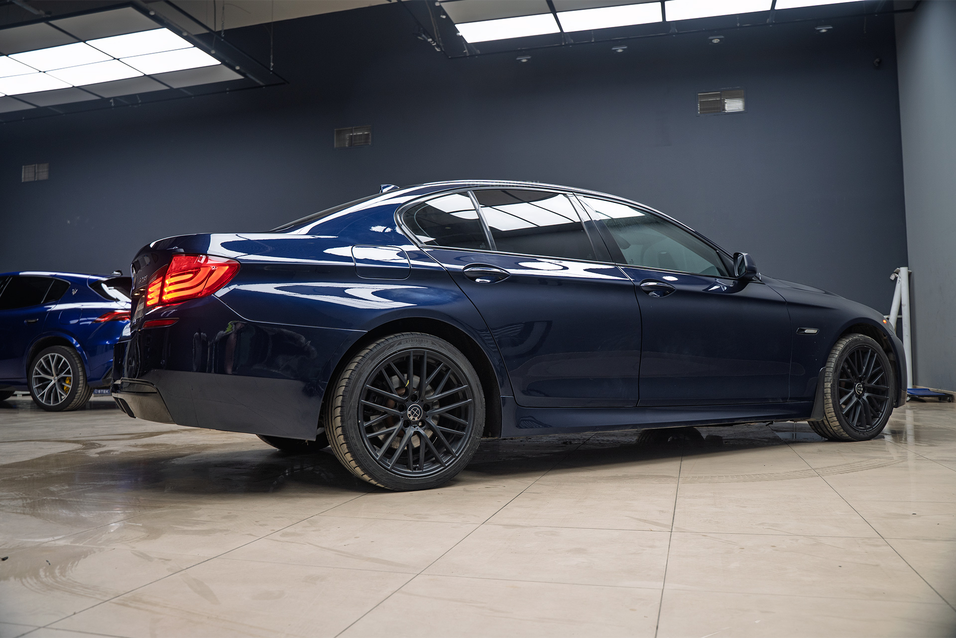 Монтаж электронного выхлопа THOR 2.0 + ECHO для BMW 5 серии F10