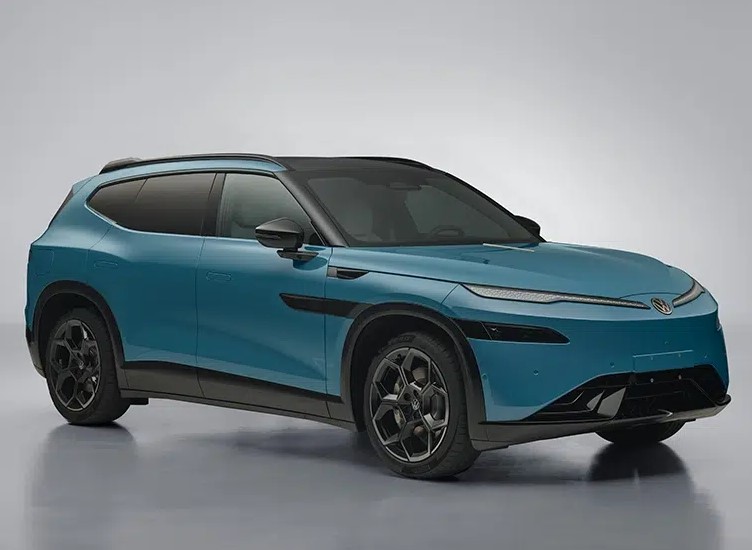 ID. UNYX 08 во многом повторяет стилистику концепт-кара ID. EVO. У автомобиля полностью закрытая передняя панель с узкими фарами, направленными вверх, и центральным значком Volkswagen. Тёмнённые передние стойки создают эффект парящей крыши. Также мод
