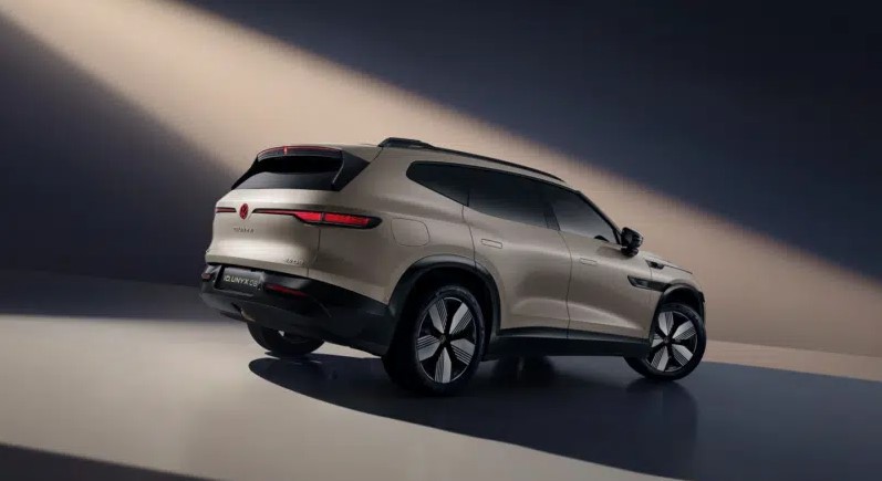 Представлен VW ID. UNYX 08: 5-метровый электромобиль EV с двумя двигателями и запасом хода 700 км