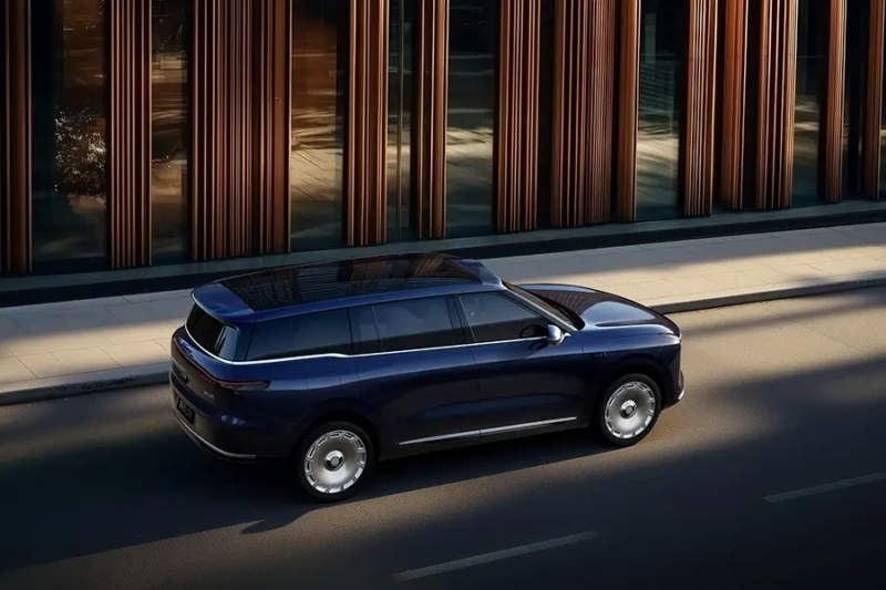 Компания IM Motors представила свой флагманский внедорожник LS9 EREV с аккумулятором емкостью 66 кВт*ч и запасом хода 1500 км