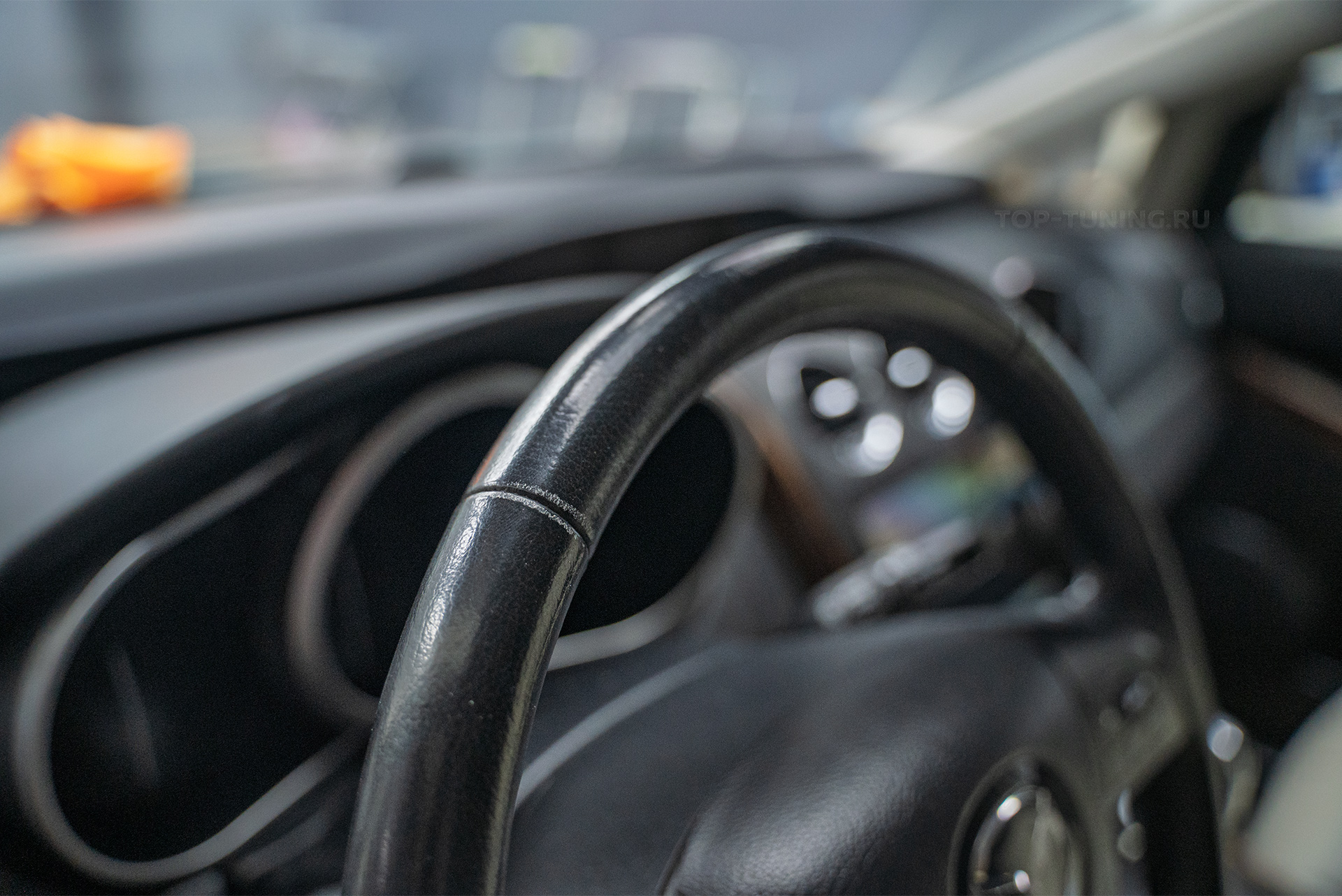 110619 Установка анатомического тюнинг-руля Ego Skill для Mazda CX-7 2009-2012