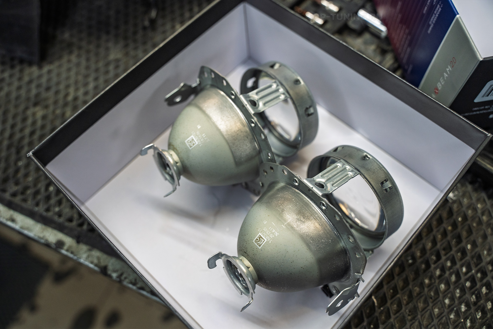 Замена линз в фарах Ford Explorer V &ndash; LED-модули MaxBeam 2.0