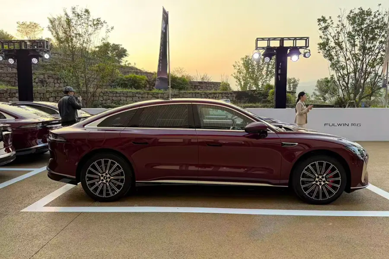 Компания Chery выпускает четырехместный полноприводный автомобиль Fulwin A9L с общей дальностью хода более 2500 км