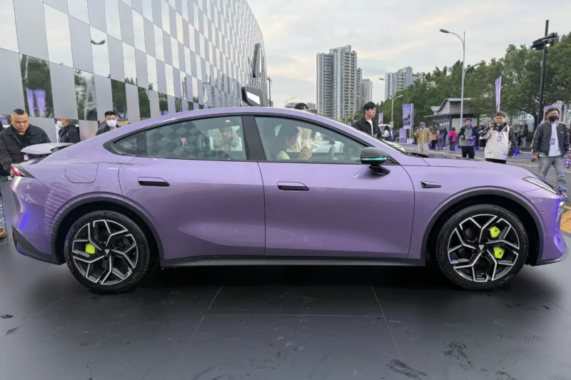 Deepal L06 от Changan стал первым в Китае серийным автомобилем с магнитной подвеской, используемой в Ferrari